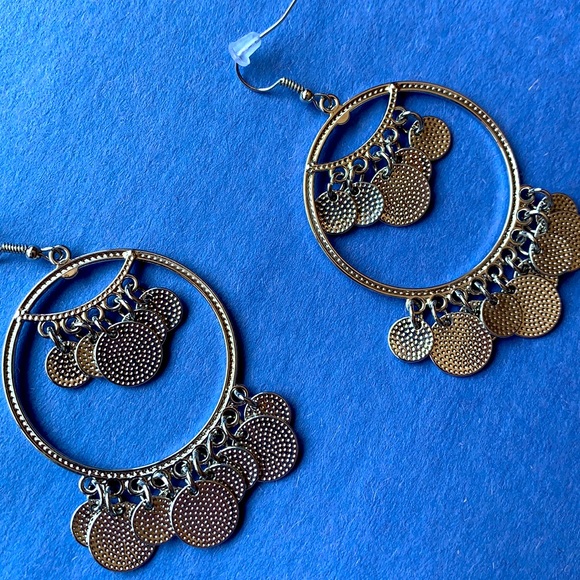 NWOT Dangly Coin Hoop Earrings - Picture 5 of 6